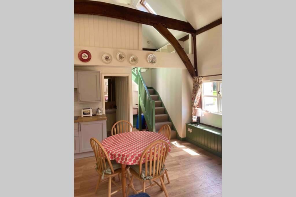 Gorgeous Comfortable Barn With Huge Private Orchard In Quiet Suffolk Location Depden エクステリア 写真